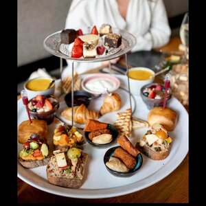 Wolf Hotel Kitchen & Bar image 3