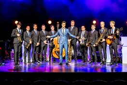 Winnaar ‘The Voice’ Dennis van Aarssen komt met bigband naar Beverwijk!