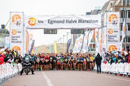 Topatleten klaar voor strijd tegen de elementen in Egmond