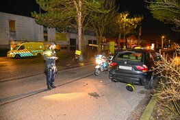 Pizzabezorger klapt op geparkeerde auto in Beverwijk