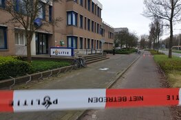 Brand bij politiebureau Beverwijk: verdachte man gezocht