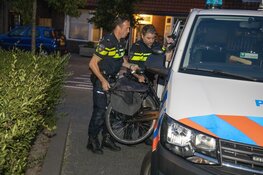Fietsster gewond na botsing op paaltje in Beverwijk