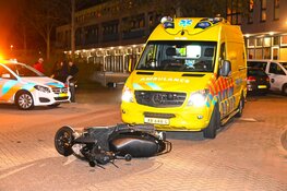 Gewonde bij aanrijding tussen auto en scooter in Beverwijk