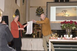 Gerda Duin presenteert 'Manuscript der kroonjuwelen'