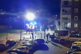 Metershoge vlammen bij brand in bestelbus in Beverwijk