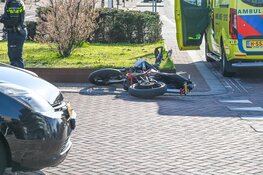Bromfietser gewond bij aanrijding op het Stationsplein in Beverwijk