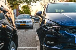 Veel schade bij aanrijding op Graaf Florislaan in Beverwijk