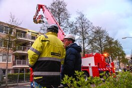 Gevaar na stormschade aan appartementencomplex Kees Delfsweg Beverwijk
