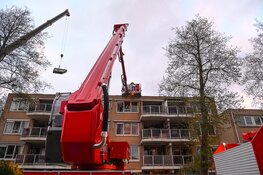Gevaar na stormschade aan appartementencomplex Kees Delfsweg Beverwijk