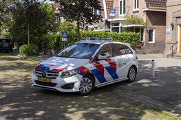 Pakketbezorger aangereden door fietser op stoep in Beverwijk