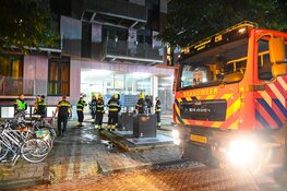 Veel rook en schade bij brand in appartement Drechtstraat Beverwijk