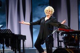 Simone Kleinsma in persoonlijke solovoorstelling VERDER