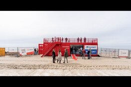 Infopunt op strand Heemskerk biedt uitleg + uitzicht over werkzaamheden voor aanleg zeekabels TenneT