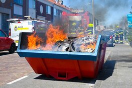 Vlammen uit bouwcontainer in de Wilgenhoflaan Beverwijk