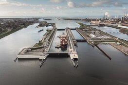 ‘Op de sluizen van IJmuiden’