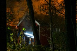 Brand in schuur achter woning in Beverwijk