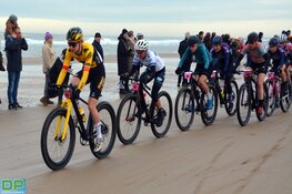 Riejanne Markus en Stijn Appel pakken de winst bij Egmond-Pier-Egmond
