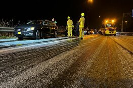 Meerdere auto&#39;s betrokken bij kettingbotsing op spekgladde A9