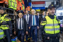 Veel politie bij bezoek Geert Wilders aan Bazaar Beverwijk