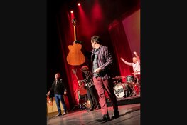 Muzikale grootheden uit jaren 60 onnavolgbaar gecovered. The Bootleg Sixties in Kennemer Theater