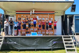 Beverwijkse Cheyenne van der Meer prolongeert haar Nederlandse wielrentitel