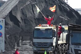 Honderden actievoerders op terrein Tata Steel