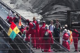 Honderden actievoerders op terrein Tata Steel