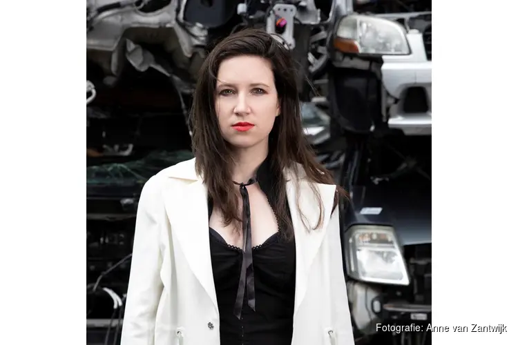 Lotte Velvet:  Kritisch en compassievol cabaret