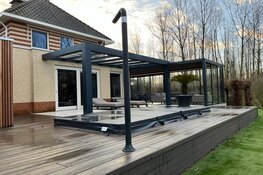 Ontdek de luxe van licht met een lamellen overkapping