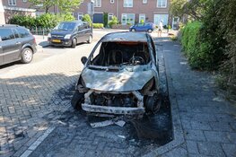 Weer auto uitgebrand aan de Vechtstraat in Beverwijk