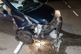 Bestuurder rijdt palen uit de grond in Beverwijk