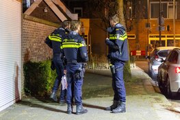 Auto fors beschadigd door brand in Beverwijk