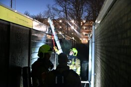 Veel schade aan schuur na brand in kliko in Beverwijk