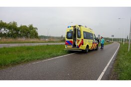 Automobiliste botst tegen lantaarnpaal in Beverwijk