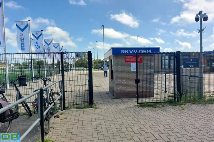 DEM wint na tumultueus en doelpuntrijk duel van Sparta Nijkerk
