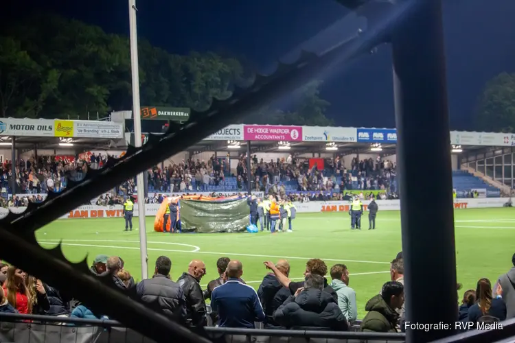 Massale vechtpartij na voetbalwedstrijd Telstar