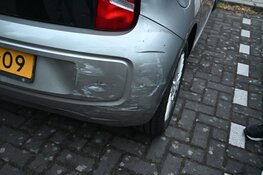 Scooterrijder botst op automobilist in Beverwijk