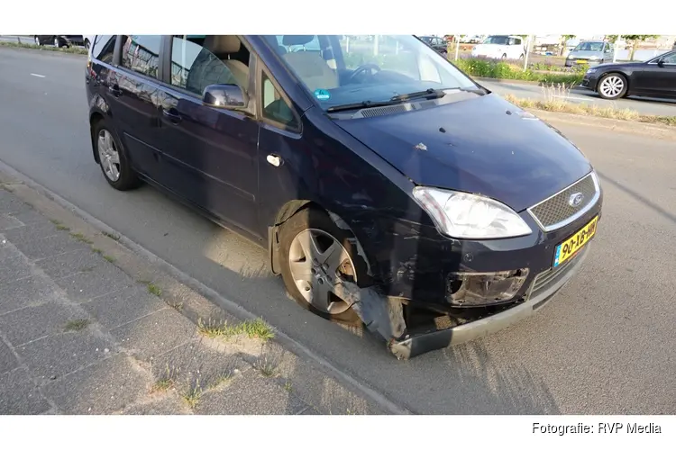 Scooterrijder gewond na aanrijding met auto in Beverwijk