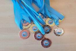 Bommetjes springen en gratis zwemmen voor papa’s