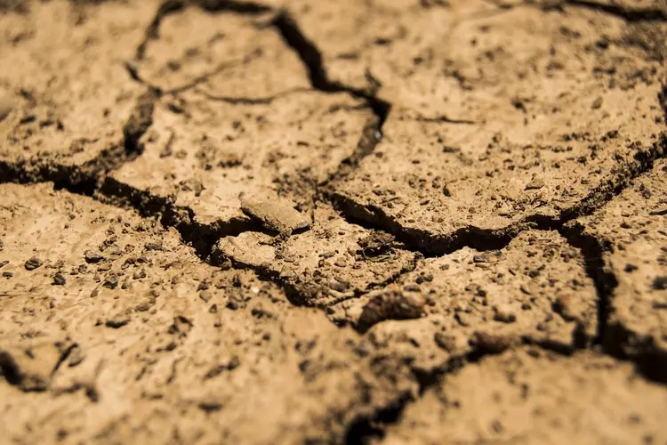 Gemeente laat grond van deel speelplaats Munnikenweg-Zweedselaan afgraven