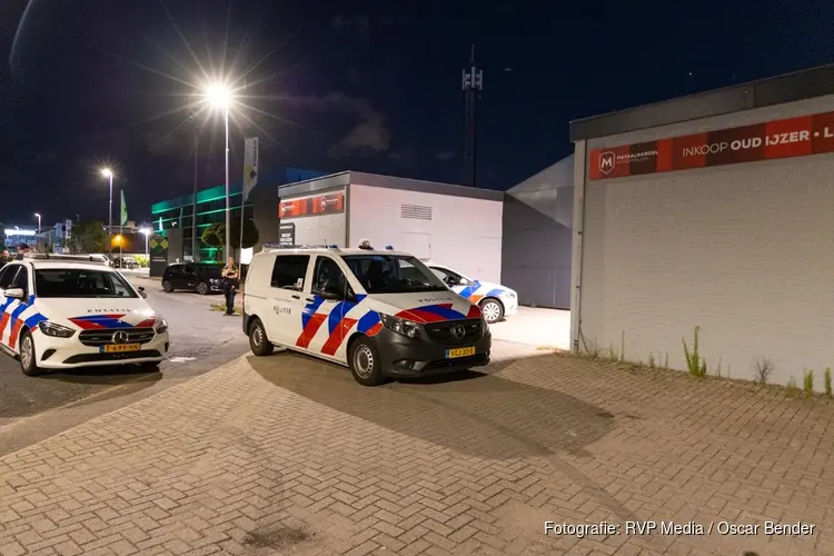 Politie heeft handen vol bij inbraak bij metaalhandel in Beverwijk