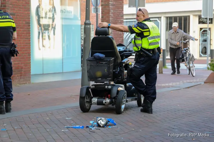 Slachtoffer naar het ziekenhuis na aanrijding met doorrijder in Beverwijk