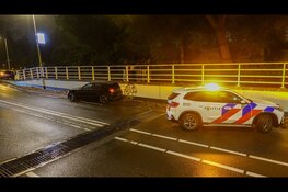 Automobilist verliest macht over het stuur en botst op tunnelwand in Beverwijk