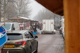 Breestraat verandert in Duitse kerstmarkt tijdens jubileumviering