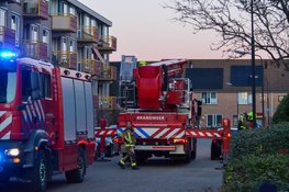 Grote inzet brandweer vanwege 'brand' op dak van appartementencomplex