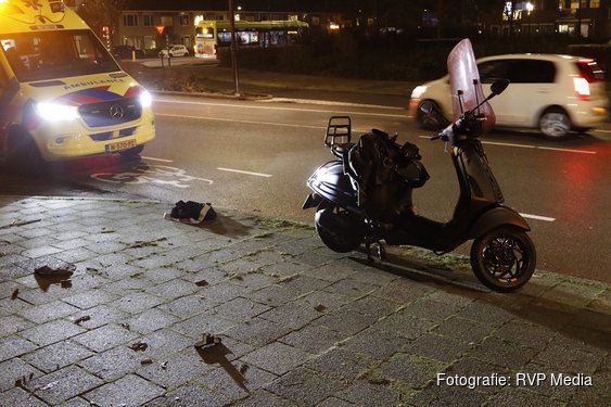 Automobilist vlucht na ongeval met scooter in Beverwijk