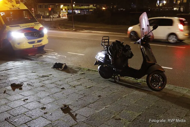 Automobilist vlucht na ongeval met scooter in Beverwijk