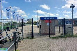 DEM hekkensluiter af na winst op Kampong