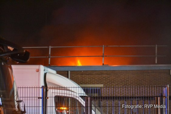 Zeer grote brand in industriepand Beverwijk