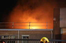 Zeer grote brand in industriepand Beverwijk